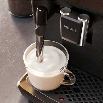 Philips espressomasin vahustamas piima